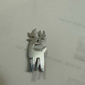 JAMES AVERY *Retired Deer Brooch Pin